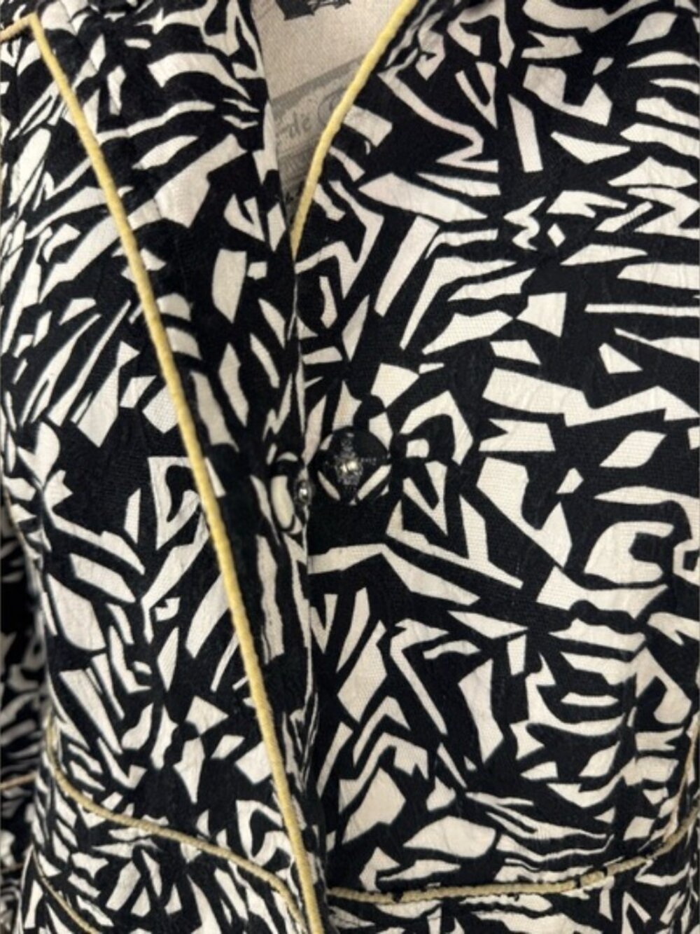 Sharon Young Graphic Print Jacket Size 8 Black Cream Gold Trim - Picture 4 of 11